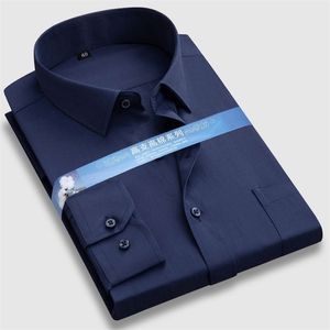 Basic Business Men Dress Shirts Solid Color Stripe Twill Fashion Regular Fit Formal Work Long Sleeve Smart Casual Shirt 220401