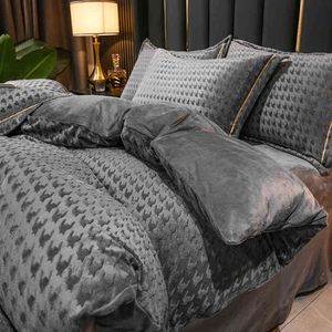 Luxur 3D Fluffy Plush Crystal Velvet Bedding Set Warm Däcke Cover Brodery Quilt Sheet Queen Size 4pcs