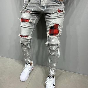 MANN elastische Taille Patchwork Jogging Denim Hose Herren gesteppte bestickte Jeans Röhrenjeans Ripped Grid Stretch Hose 220328