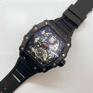 2022 Nya män Leisure Sport Watch Fashion Dial Design Silica Strap Quartz Watch