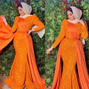 Vestido de noite muçulmano laranja mangas compridas Vestidos de festa de lantejoulas de peru sereia luxuoso com capa robe de soiree femme