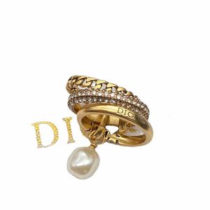 Anillo de tres capas con piedras laterales diseñadores de joyería apilables anillos de banda perlas de múltiples capas de diamantes letras retro de inglés