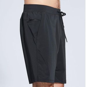 Pantaloncini Lulu Pantaloncini da uomo Pantaloncini sportivi da fitness ad asciugatura rapida Yoga Pantaloni corti con coulisse Cinchable Pantaloni sportivi da allenamento estivi con tasche posteriori a scomparsa