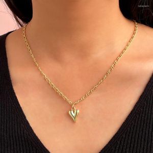 Caraquet Fashion Collana con pendente a cuore semplice dorato Collana femminile minimalista in metallo a lunga catena Regali per catene di gioielli per coppie