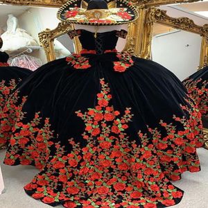 Vintage Black Quinceanera Elbiseler Meksika Charro Kırmızı Çiçek Korsa Vestidos De 15 Anos 2023 Zarif Robe De Bal 16 Doğum Günü Elbisesi Gerçek Resim Töreni Resmi Elbise