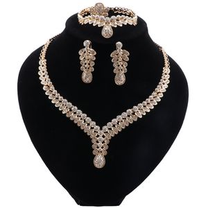 Zestaw naszyjnika dla kobiet Dubaj Afrykańskie Kolorowe zestawy biżuterii Kolczyki ślubne pierścienie Indian Nigerian Wedding Jewelry Gift