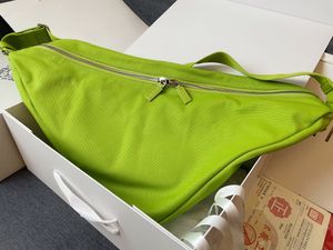 2021 Треугольные сумки дизайнер -холст стерео мессенджерские сумки дамы дизайнерская сумочка на плече негабаритный рюкзак
