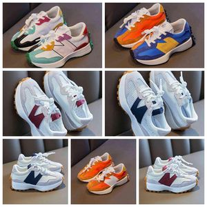 2022 Çocuk Bebek Tasarımcı Sneakers İlkbahar Yaz Çocukları Spor Deri Deri Nefes Alabilir Patchwork Ayakkabıları Erkek ve Kızlar Küçük Bel Sıradan Ayakkabı Moda Çocuk Spor Seza