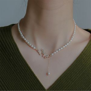 Vit imitation Pearl Choker Halsband för kvinnor flickor Dainty Double Rhinestone Butterfly Necklace Wedding Party Jewelry