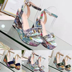 2022 Fashion Women Designer Dress Fiels Buty Balerina Wedge Fish Fish Wyspek skórzany przyjęcie weselne Sandały Pszczół Tygrys Wysokie 10 cm Buty Rozmiar 35-40