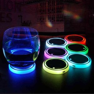 2x carro LED Cup Holder Automotive Interior Dome Lâmpada USB Drink Drink Anti Slip Mat Produto Bulbo Multi Colorful Atmosphere Lights Y220708