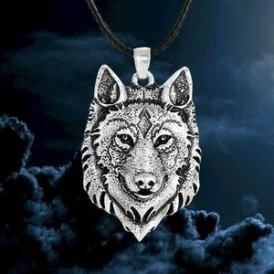 Wolfskragen großhandel-Nordic Herren Mode Wolf Anhänger Vintage Edelstahl Halskette Silber Choker Schmuckkragen Hombre
