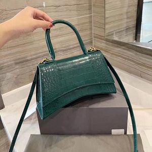 2022 Fashion hourglass handbag women designer bags luxury leather classic vintage wallet handle square toothpick pattern shoulder bag with letter shape logo