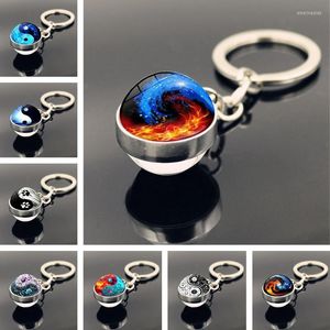 Anahtarlıklar yin yang tai chi sevimli anahtarlık anahtar yüzük çift yan cam top kolye takı aksesuarları erkekler için takılar kadınlarkeychains Emel22