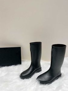 Luxo New Womens Knee Rain Boots Sapatos de inverno Primavera e verão Cabeça de cabeça grossa tamanho 35-40