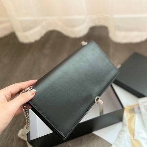 2022 luxury handbag tassel shoulder bag high quality clamshell messenger wholesale gift box 24*5*15cm brand designer Leather ladies metal Chain