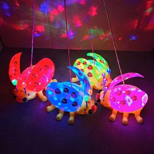 Caminhada Eletrônica venda por atacado-Pets eletrônicos de simulação infantil desenho animado brinquedos eletrônicos brilharem no escuro Toys Firefly Música Universal Wheel Will and Sing Ladybug Party Gift