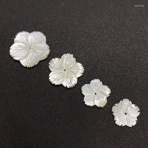 Diğer Yüksek Kaliteli 1 PCS DIY Moda Küpe Mücevherleri için İnci Beyaz Çiçek Kabuğu Boncuklar Doğal Oyunlu Anne Bulgu Yapan Toby22