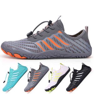 Det senaste paret Beach Swimming Shoes Quick-Torking Lightweight Non-Slip Snorkling Surfing Water Sports Shoes Summer Aqua Shoes Y220518