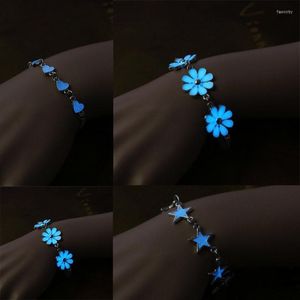 Link Chain Luminous Daisy Flower Armband Fashion Fluorescerande Pretty Heart Star Glow in the Dark Smycken till hands för Wome Fawn22