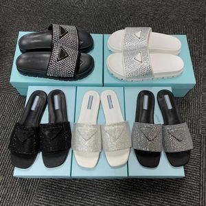 Sandali in raso di cristallo Pantofole a triangolo classico Suola in gomma piatta da donna Scarpe piatte da donna casual da festa di alta qualità taglia 35-42