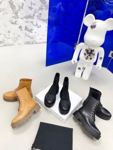 Vollleder dickes Boden Schnürstiefel Martin Boots Frauen 2022 Neues Muffin-Boden-Netz Rote Modelle Herbst und Winter All-Match-Knöchel