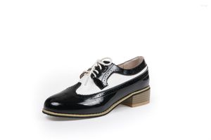 Elbise Ayakkabıları 2023 US4-11 Bayan Maç Renkleri Oymalı Kanat Ucu Bağcıklı Retro Brogues Oxfords Blok Tıknaz Topuk OL 3Colors Size