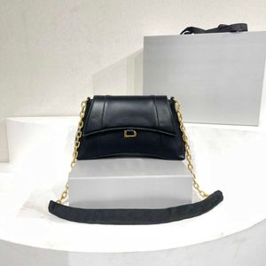 designer bags2022 Top Designer Ladies Bags New Chain Oil Wax Leather Hourglass Bag Adjustable Shoulder Straps Luxury Handbag