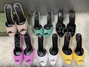 Lyxdesigner Kvinna Glaze Leather Sandals Top Sandy Beach Slippers Wholesale Price Flat Comfort Beach Slide Sexig Lady Scuffs Shoes With Box Storlek 35-44