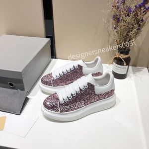 Designer casual skor sneakers sport sneaker kvinnor liten vit sko präglad mönster tjock botten snörning läder låga toppskor storlek34-46