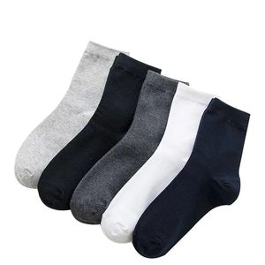 プラスサイズの男性靴下秋の冬のクラシックソリッドカラー100％綿の通気性乗組員SockingメンズカジュアルスポーツソックスXL