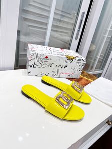 2022 Top Fashion Women Mule Kaptery w płótnie koronkowe slajdy białe czarne różowe granatowe beżowe czerwone gumowe dolne sandały Summer Lady Luksusowe buty 0625