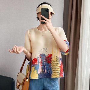 Kvinnors t-shirt Miyake Folds 2022 Loose Belly Cover Shirt Short Style Stor storlek Kvinnors sommart tunna sektionskvinnor