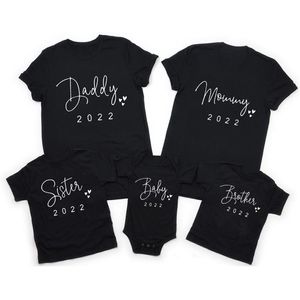 1pc Fader Mother Kids Baby Family Matching Close Slefthy Cotton Tops Matching Outfits Family Look Black Tshirts 220531