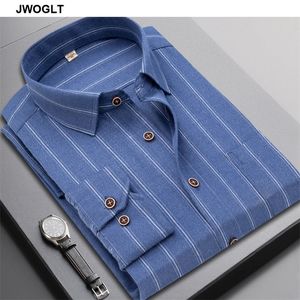 Boutique Men's Clothing Dress Shirt Men Autumn Long Sleeved Shirts Fashion Causal Regular Fit Green Khkai Striped Shirt 210412