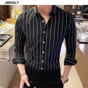 Korea Style Handsome Fashion Mens T Shirts Knapp Ned Slim Fit Långärmad Striped T Shirts Asain Storlek 220401