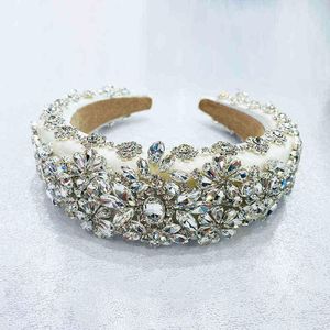 웨딩 헤어 보석 2021 Egant Baroque Crystal Dress and Headband for Women 고급 부드러운 진주 머리띠 여성 헤어 액세서리 AA220323