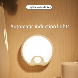 Luce a led ricaricabile USB a induzione automatica a mezzaluna Touch o telecomando Lampada da comodino Luce notturna per dormire Rilassante