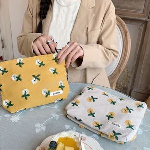 Gestickte Blumen-Kosmetiktasche, Clutch-Tasche, literarische kleine frische Aufbewahrung, Finishing-Tasche, Damen-Reise-Reißverschluss, Make-up-Organizer