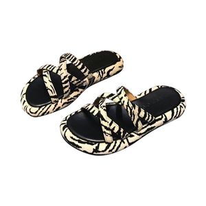 Summer Female Slipper Fashionable New Style Zebra Grain Is Lovely Outside Wear Thick Bottom Comfortable Individual Character Beach Sandal