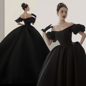 theme costume 100%real black bubble sleeve long court gown Medieval dress Renaissance Gown princess Royal victoria