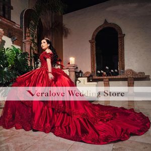 Red Quinceanera Vestidos Apliques de renda Vestidos de 15 Anos vintage Sweet 16 Vestidos de aniversário personalizados