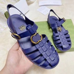 Designer Sandaler Män dubbla spännskor gelé sandal kvinnor tofflor flip flops lyxig platt tjock botten broderi tryckt gummiläder sko 367