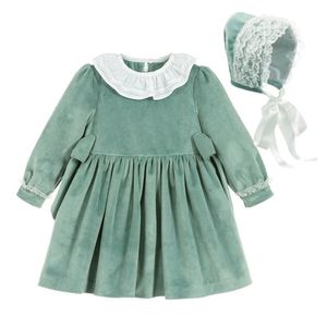 Meninas espanholas vestido de princesa filhos Espanha vestidos de bebê menina 1-5 y chapéu de algodão vestido de veludo verde de algodão para a primavera 210329