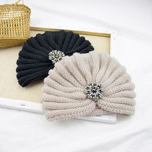 Beanie/Kafatası Kapakları 2022 Kış Sıcak Yün Şapka Kadınlar İçin Knited Kızlar Vintage Baotou Cap Hedging Gümüş Elmas Takı Oliv22