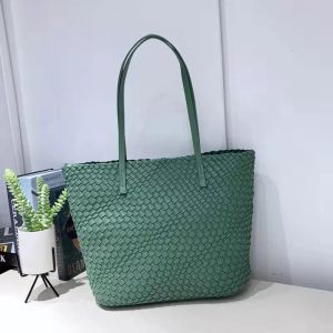 HBP vävd axelväska Kvinnors 2022 Koreanska versionen av Tide Pure Hand-Woven Tote Largebag Enkel Stora Kapacitet Handväskor