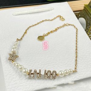 Großhandel Light Luxury High Texture Neue Internet Celebrity Letter Pearl Armband Halskette Damenmode