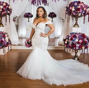 2022 afrikanische Meerjungfrau Hochzeitskleid Brautkleider Plus Size weg von der Schulter Spitze applizierte Perlen Vestido de Noiva Dame Ehe Kleider