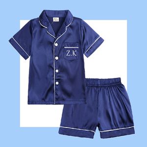 Kleinkind Jungen Mädchen Benutzerdefinierte Seidenpyjamas Kleidung Kinder Solide Personalisierte Kurzarm Pyjamas 2 stücke Kinder Druck Geschenk Pjs Set 220621