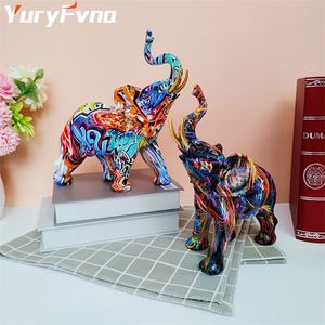 YuryFvna Pittura nordica Graffiti Elefante Scultura Figurine Arte Statua di Elefante Creativo Artigianato in resina Decorazione della casa 220406